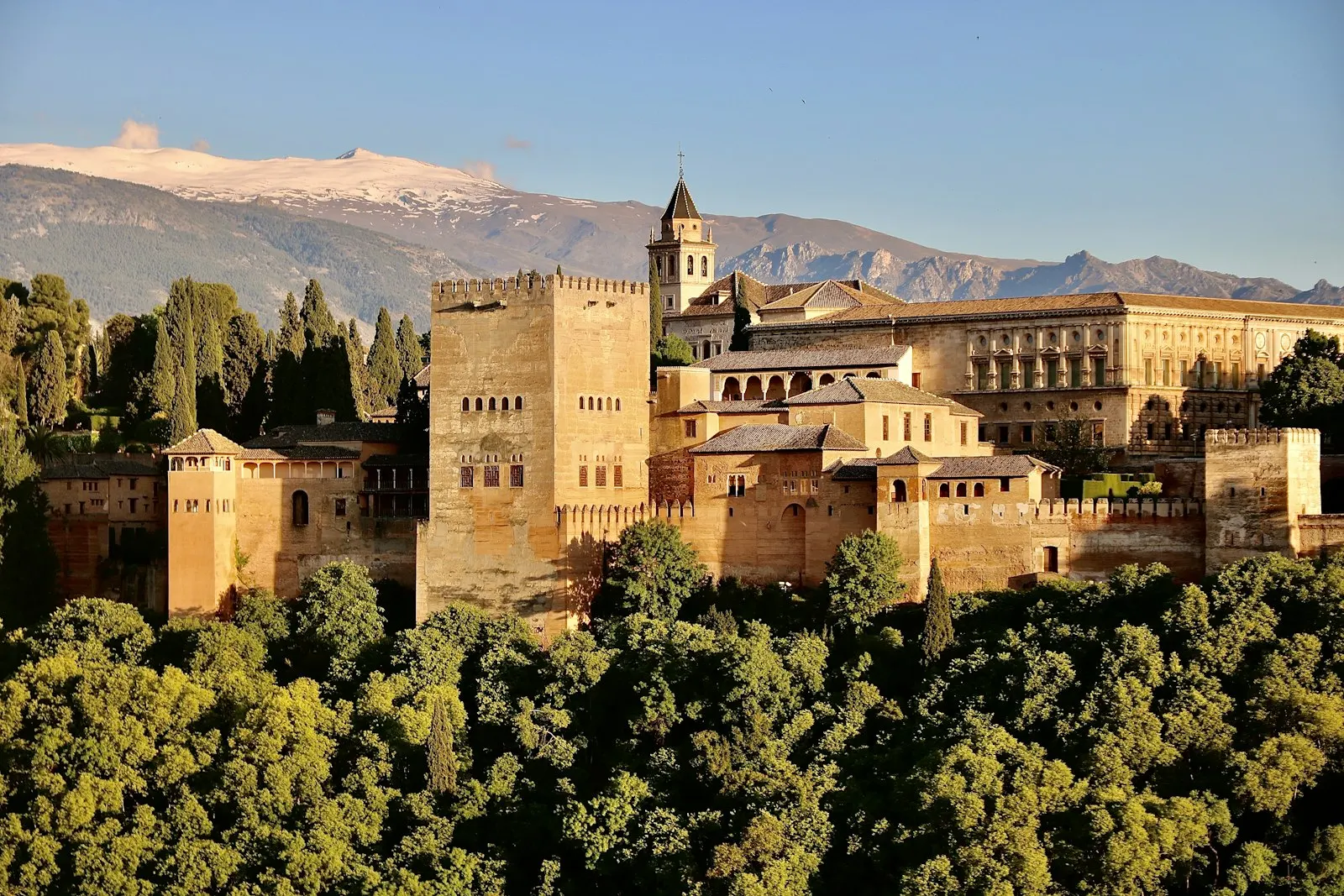 Andaluzi, Sevilja, Spanjë